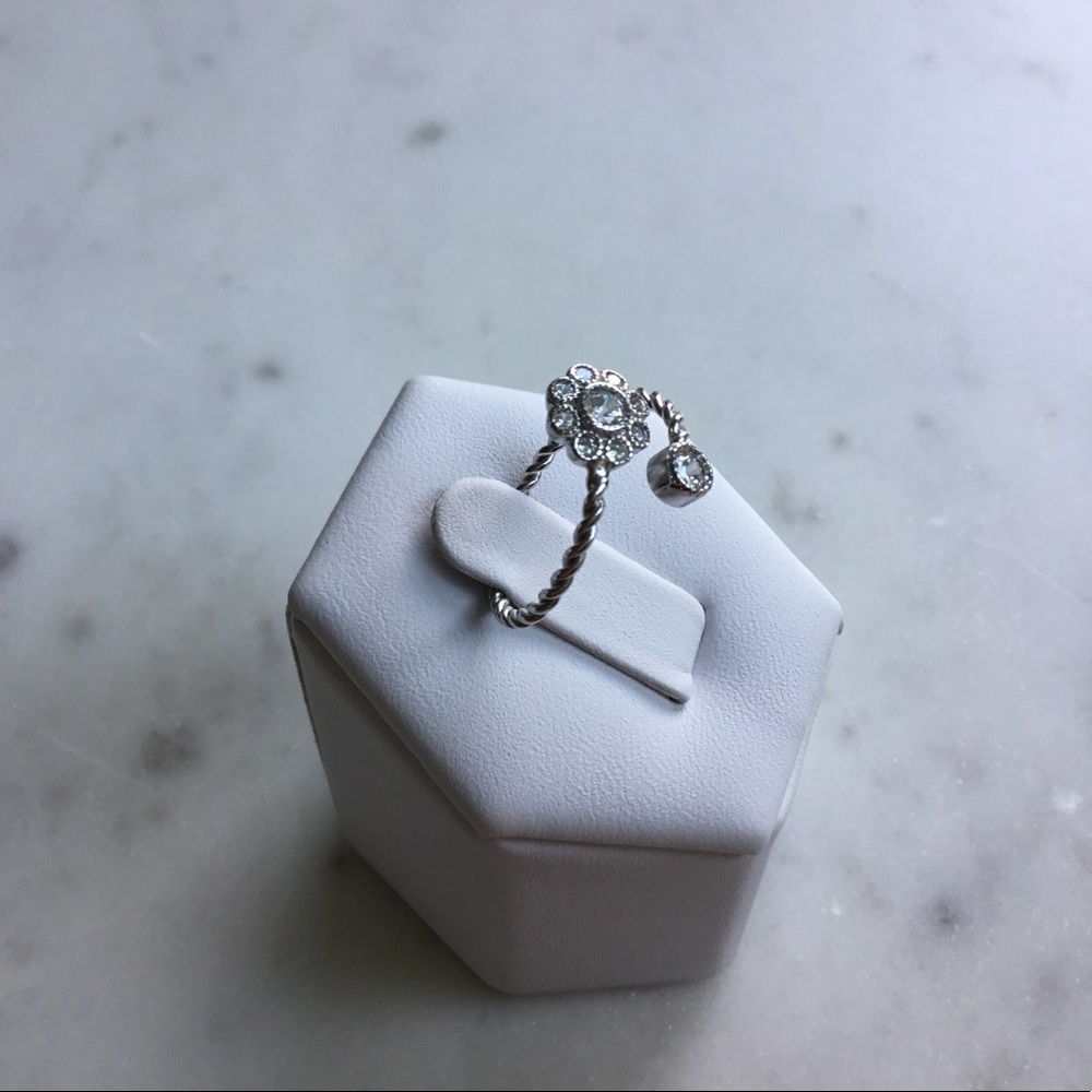 Clearance $15 Firm! Cz Flower Twisted Sterling Silver Ring - Picture 13 of 16